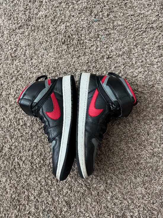 Nike Air Jordan 1 Mid Black Red Bred Men’s Size 10.5 – Used Good Condition main image 4